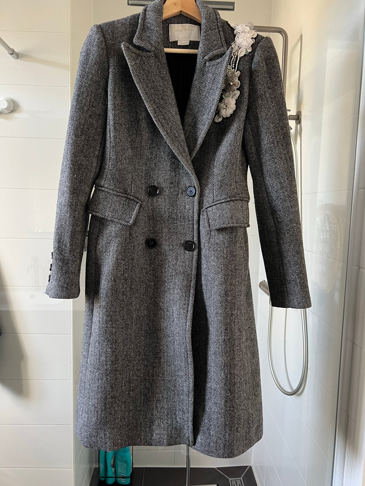 Miss Sixty winterjas/mantel met applicatie, maat 36, Verzenden, Zo goed als nieuw, Maat 36 (S), Grijs
