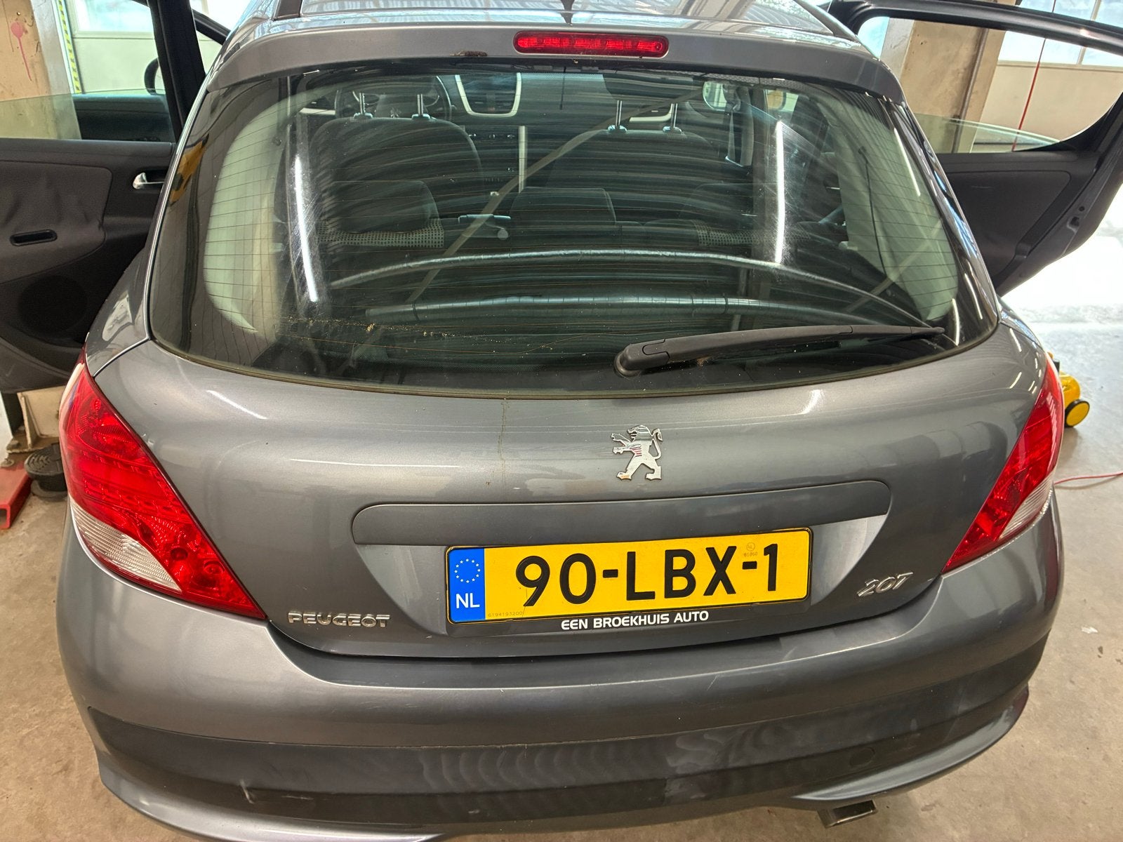 Peugeot 207 1.6 VTI 16V 5DRS 2010 Grijs, Voorwielaandrijving, Origineel Nederlands, Handgeschakeld, 17 km/l