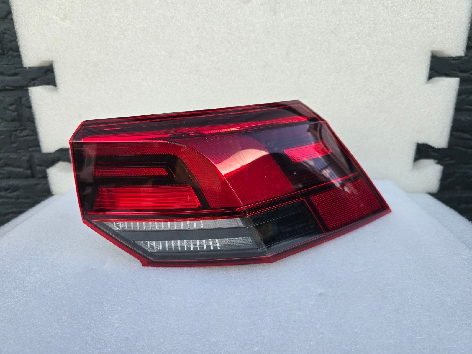 Achterlicht Led rechts VW Golf 8 bj 2020-2024, Auto-onderdelen, Gebruikt, Volkswagen, Wolfsburg, Ophalen of Verzenden