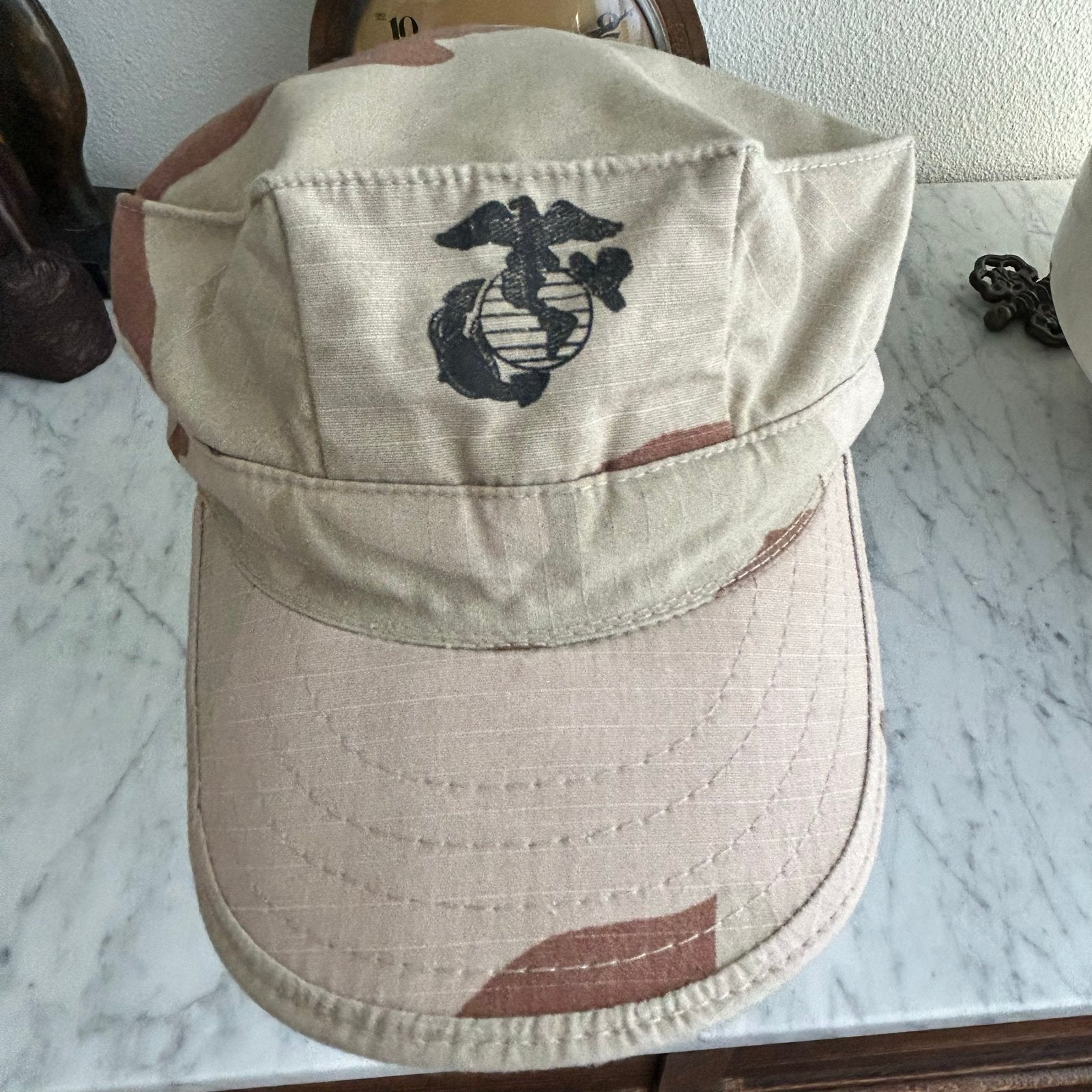 Originele Army USMC Desert Camo Utility Cap Maat Large AKTIE, Verzamelen, Ophalen of Verzenden, Overige soorten, Amerika, Kleding of Schoenen