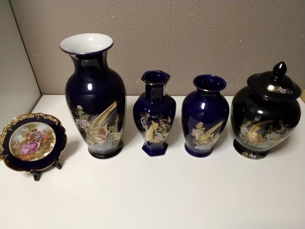 Decoratieve vazen en schotel met klassieke afbeelding, Ophalen