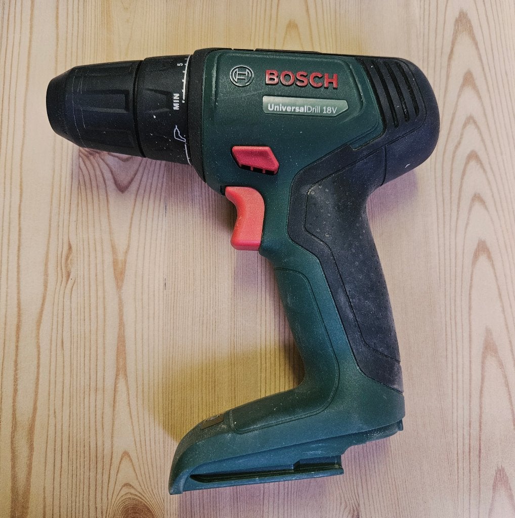 Bosch universaldrill 18V, Ophalen of Verzenden, Zo goed als nieuw, Boor- en Schroefmachine, Variabele snelheid