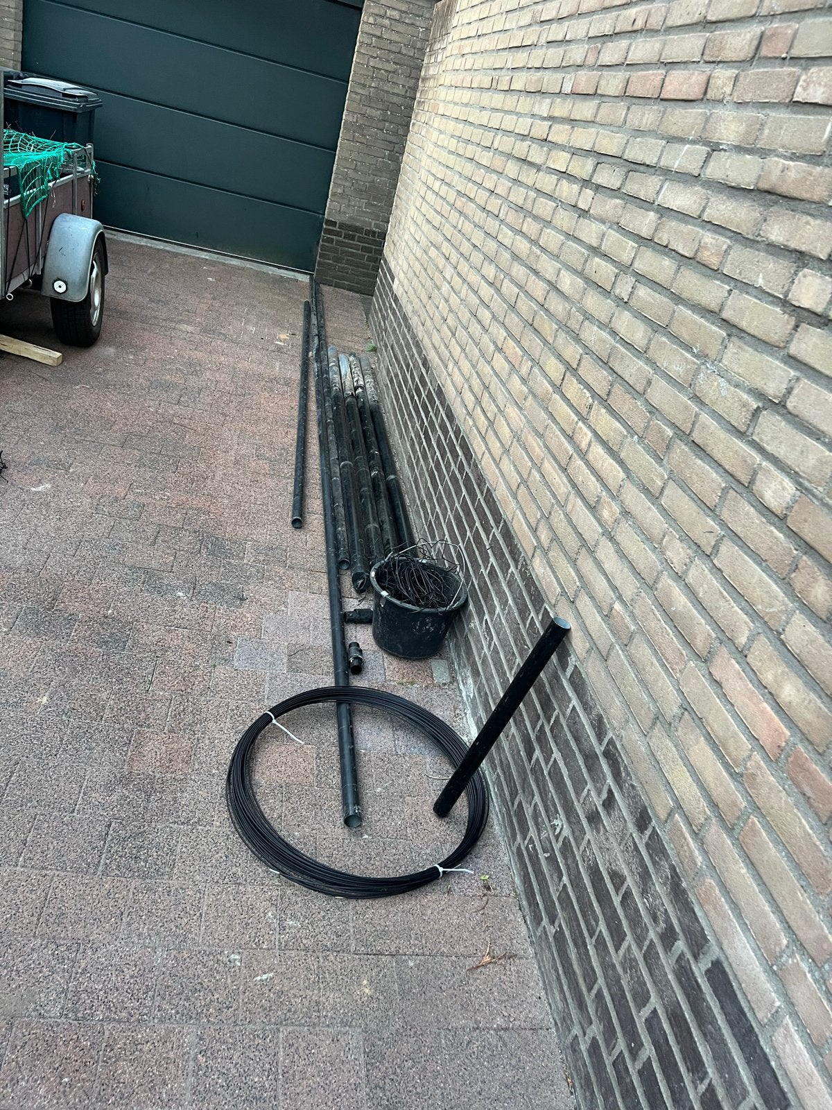 Hekwerk onderdelen: 4 staanders (280cm) en 13m bovenliggers, Ophalen, Gebruikt, IJzer, Overige typen