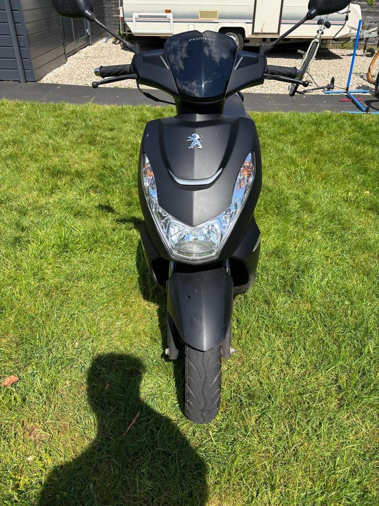 Peugeot scooter 2021 - kisbee black edition 10000km, Ophalen, Overige modellen, Maximaal 45 km/u, Zo goed als nieuw