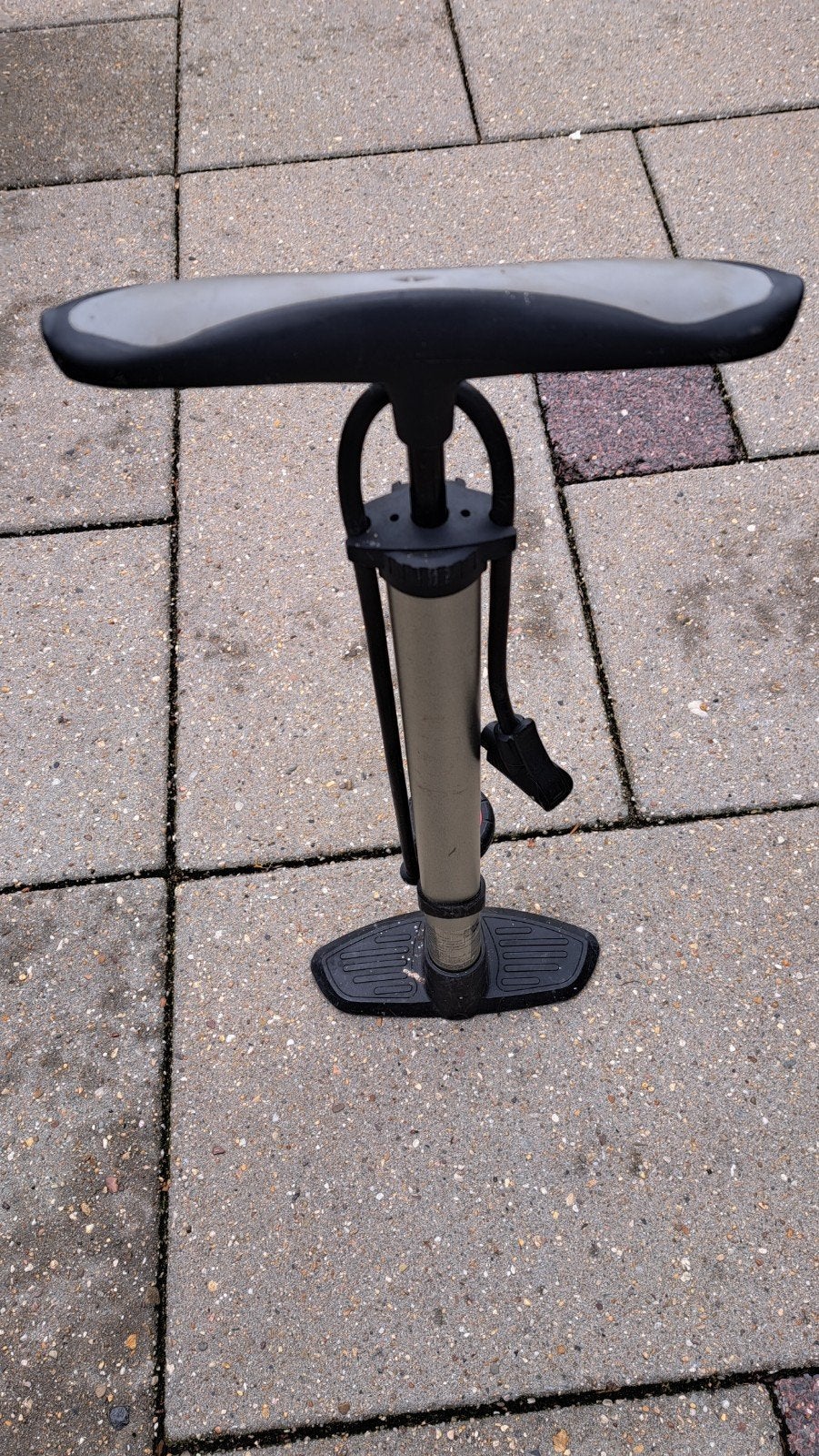 Fietspomp met drukmeter, Fietsen en Brommers, Fietsaccessoires | Fietspompen, Gebruikt, Drukmeter, Ophalen of Verzenden