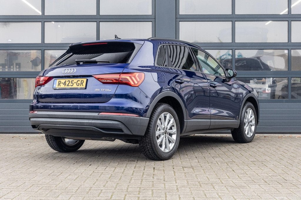 Audi Q3 45 TFSIe 245pk Advanced Edition | Camera | Trekhaak, Auto's, Audi, Stof, Gebruikt, Euro 6, Blauw