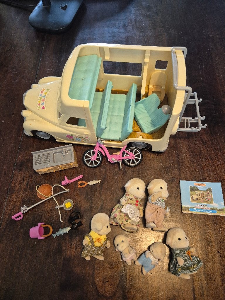 Sylvanian families camper met familie schaap, Ophalen, Zo goed als nieuw, Toebehoren