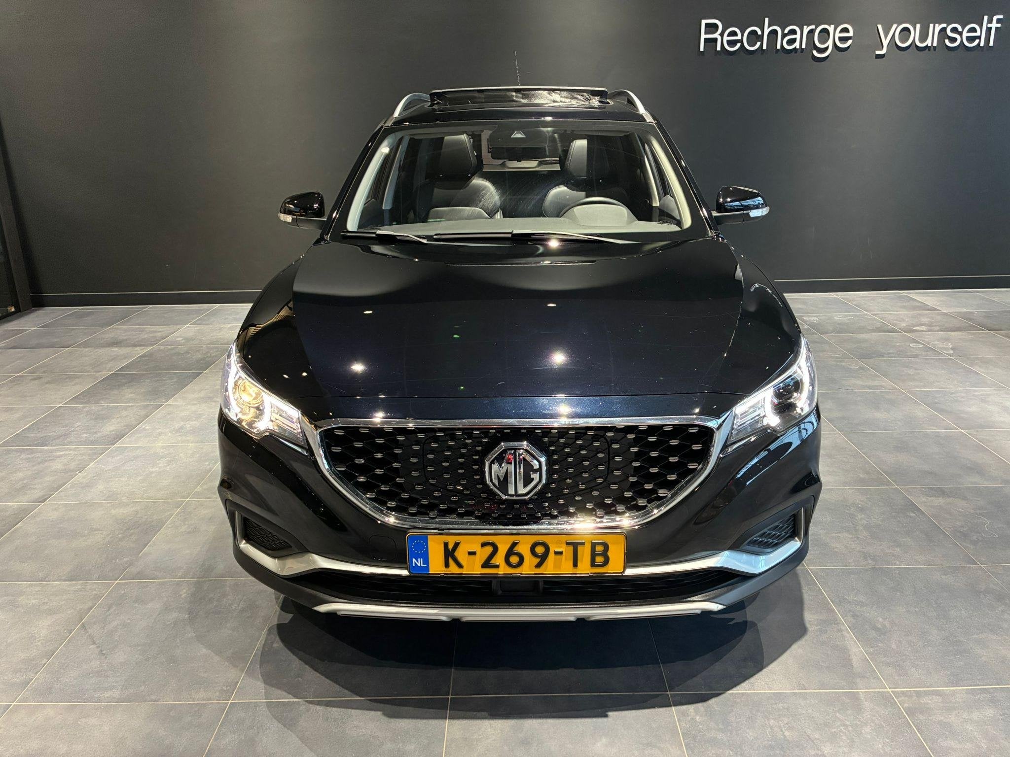 MG ZS EV Luxury 45 kWh | Camera achter | Carplay | Kunstlede, Auto's, Gebruikt, 143 pk, ZS, 1507 kg