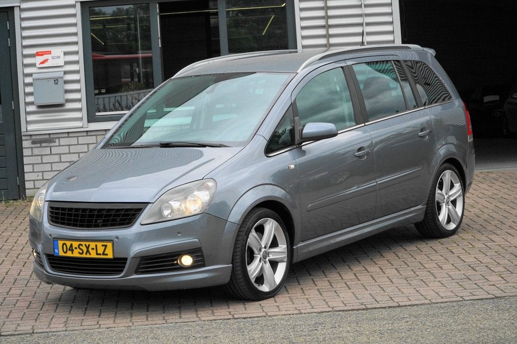 Opel Zafira 2.0-16V OPC 7 PERSOONS, Voorwielaandrijving, 1998 cc, Gebruikt, Zwart