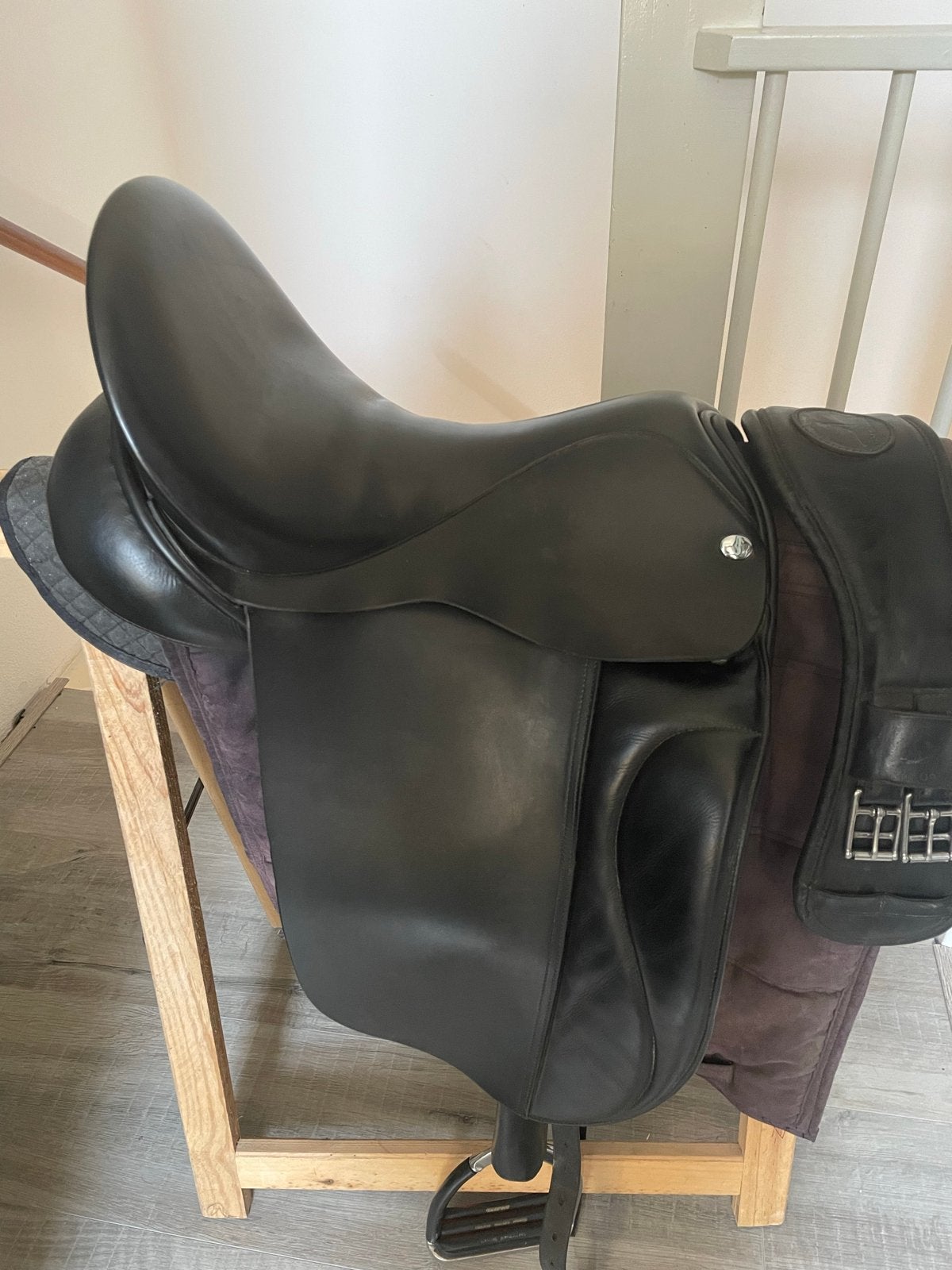 17 inch  engelse dressuurzadel - merj MSFC, Dieren en Toebehoren, Ophalen of Verzenden, Gebruikt, Dressuur