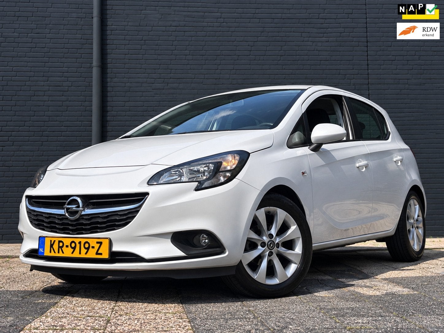 Opel Corsa 1.4 Edition 5-Drs | Parelmoer Metallic, Auto's, Voorwielaandrijving, Gebruikt, 4 cilinders, Origineel Nederlands