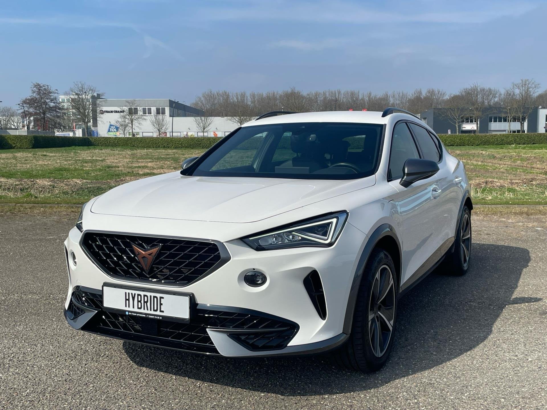 Cupra Formentor 1.4 TSI e-Hybrid Essential 18 inch velgen, S, Auto's, Cupra, Stof, Gebruikt, 4 cilinders, Wit