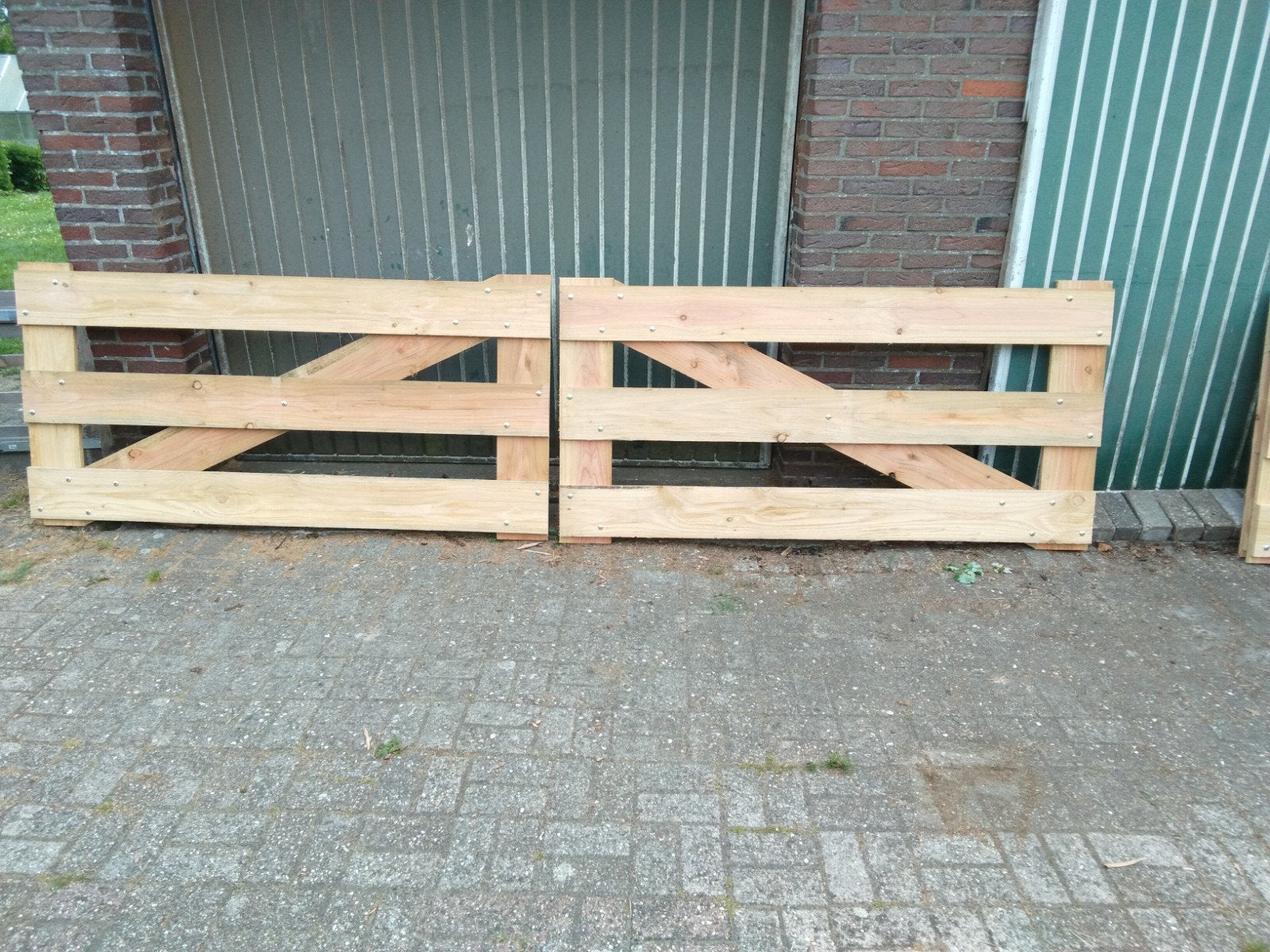 zwaar Douglas landhek 4 m met verstelbaar beslag en 2 palen, Ophalen, Hout, Tuinhek