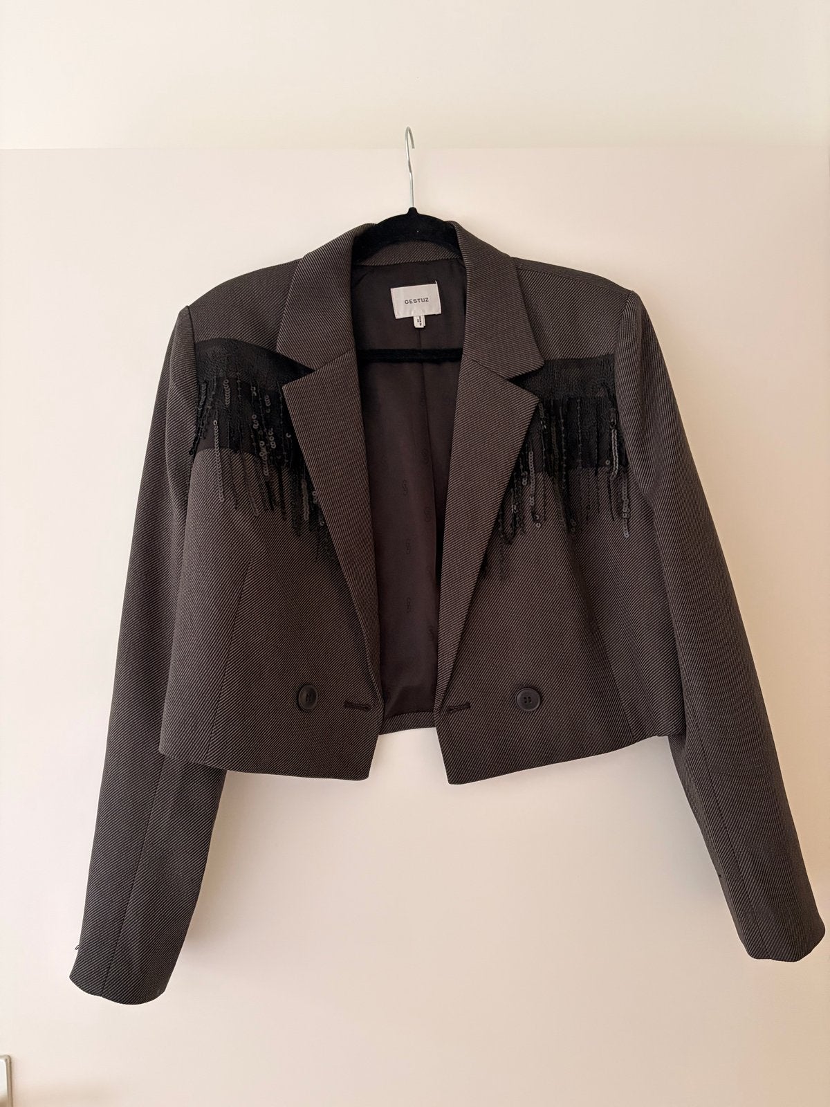 Gestuz Cropped Jasje met Pailletten - Maat M, Maat 38/40 (M), Verzenden, Zo goed als nieuw, Jasje