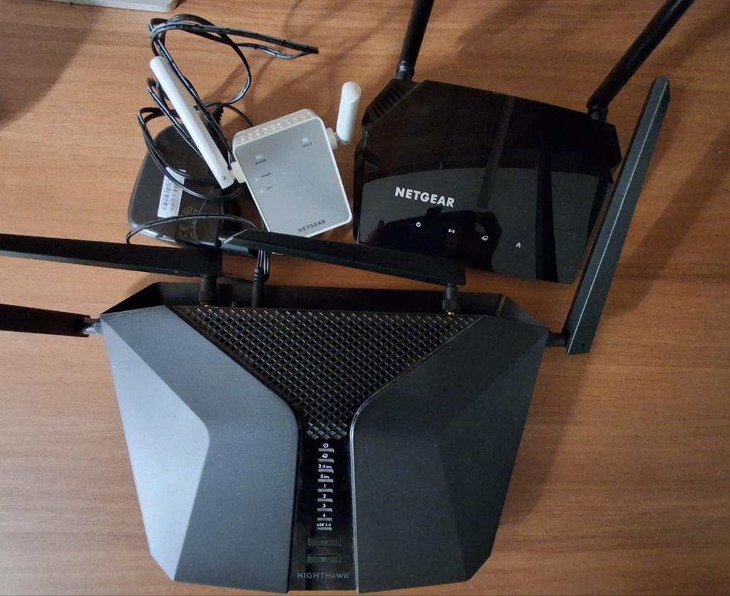 Netgear Nighthawk RAX50, R6120 router & EX3700 extender, Computers en Software, Routers en Modems, Ophalen of Verzenden, Gebruikt