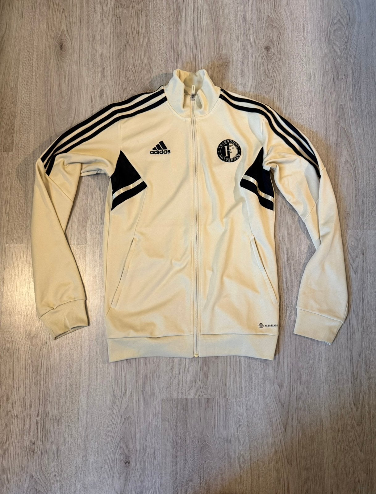 Feyenoord track jacket 21/22, Ophalen of Verzenden, Zo goed als nieuw, Voetbal, Goud