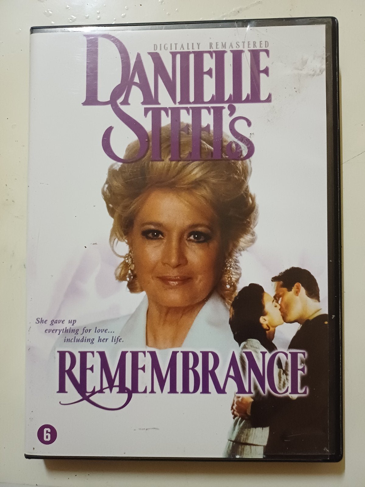 Remembrance, Vanaf 6 jaar, Ophalen of Verzenden, Zo goed als nieuw