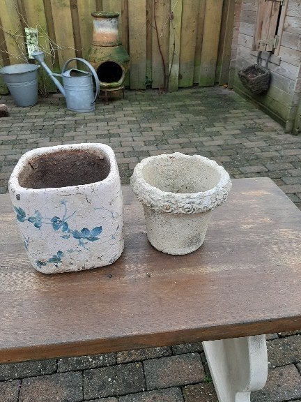 Bloempot 2 stuks. Hoogte 15cm, 14x14cm, Rond, Ophalen of Verzenden, Aardewerk, Minder dan 40 cm