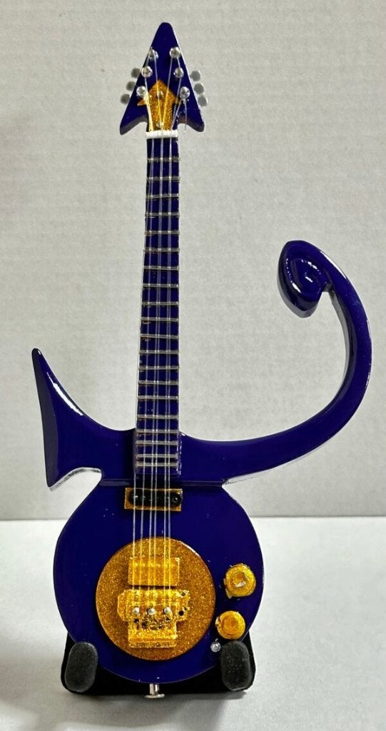 Price Purple gitaar van hout mini 15cm miniatuur gitaar deco, Info@deconoord.nl, Deco Noord, Nieuw, Ophalen of Verzenden