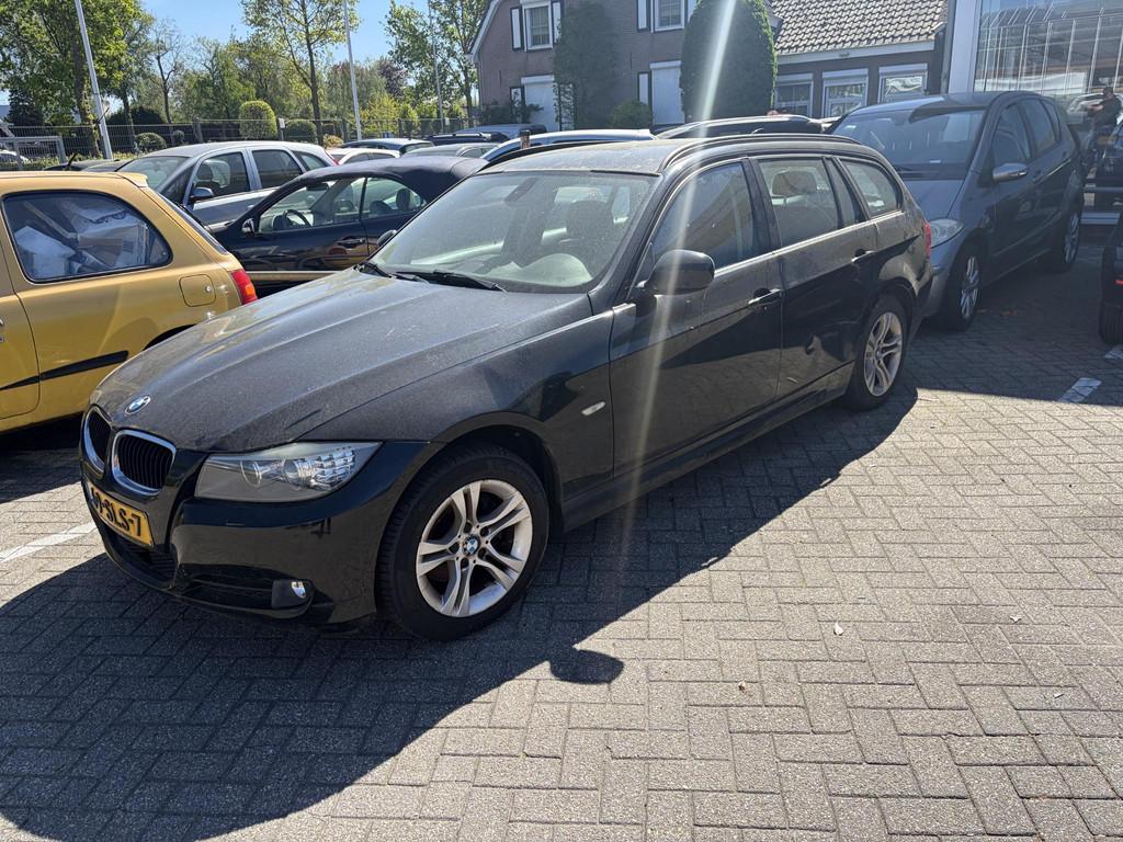 BMW 3-serie Touring 318i Corporate Lease Luxury Line Motor s, Euro 5, 4 cilinders, Zwart, Handgeschakeld