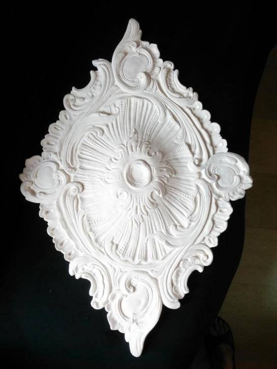 Nr10 ovale rozet ornament gips met sierlijke krullen 75x50, Ophalen