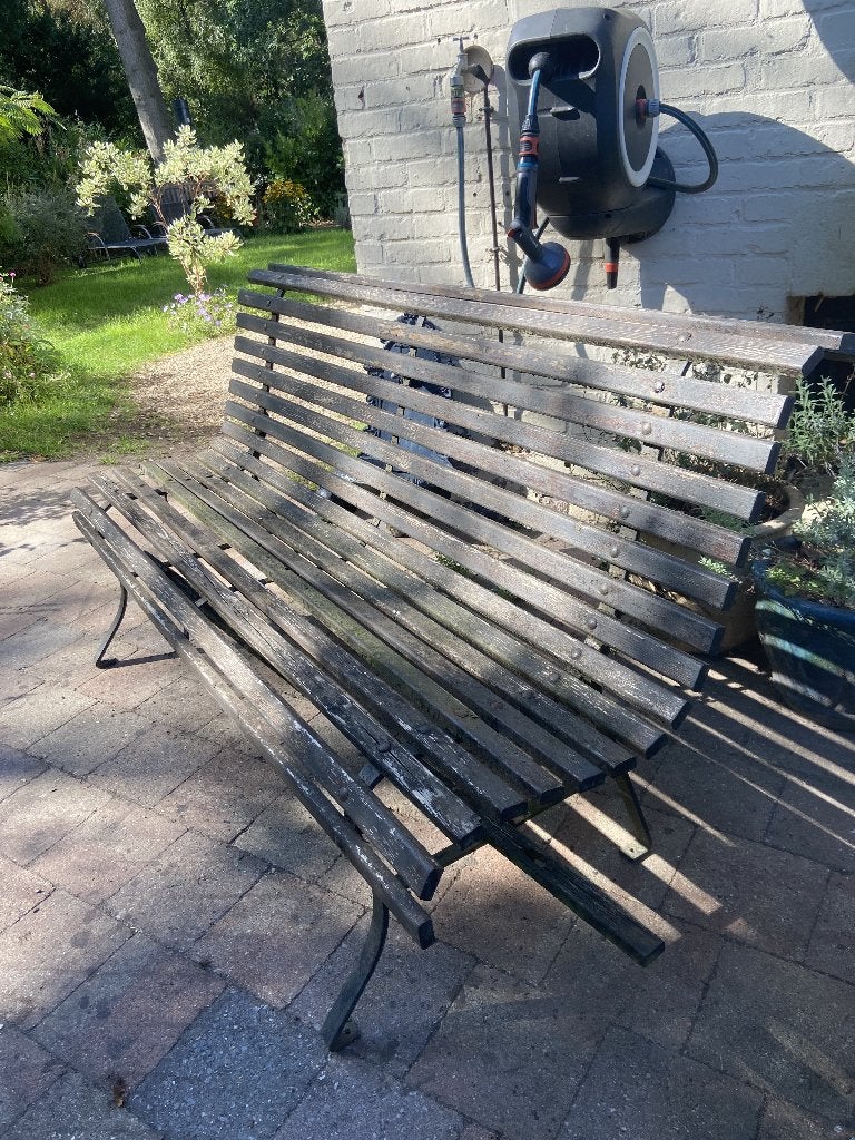Klassieke houten tuinbank met ijzer onderstel, Ophalen, Gebruikt, Hout