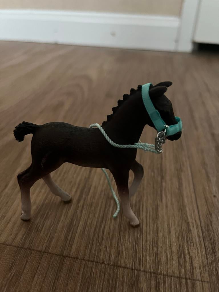 Schleich veulen met halster, Kinderen en Baby's, Speelgoed | Overig, Ophalen of Verzenden, Zo goed als nieuw, Jongen of Meisje