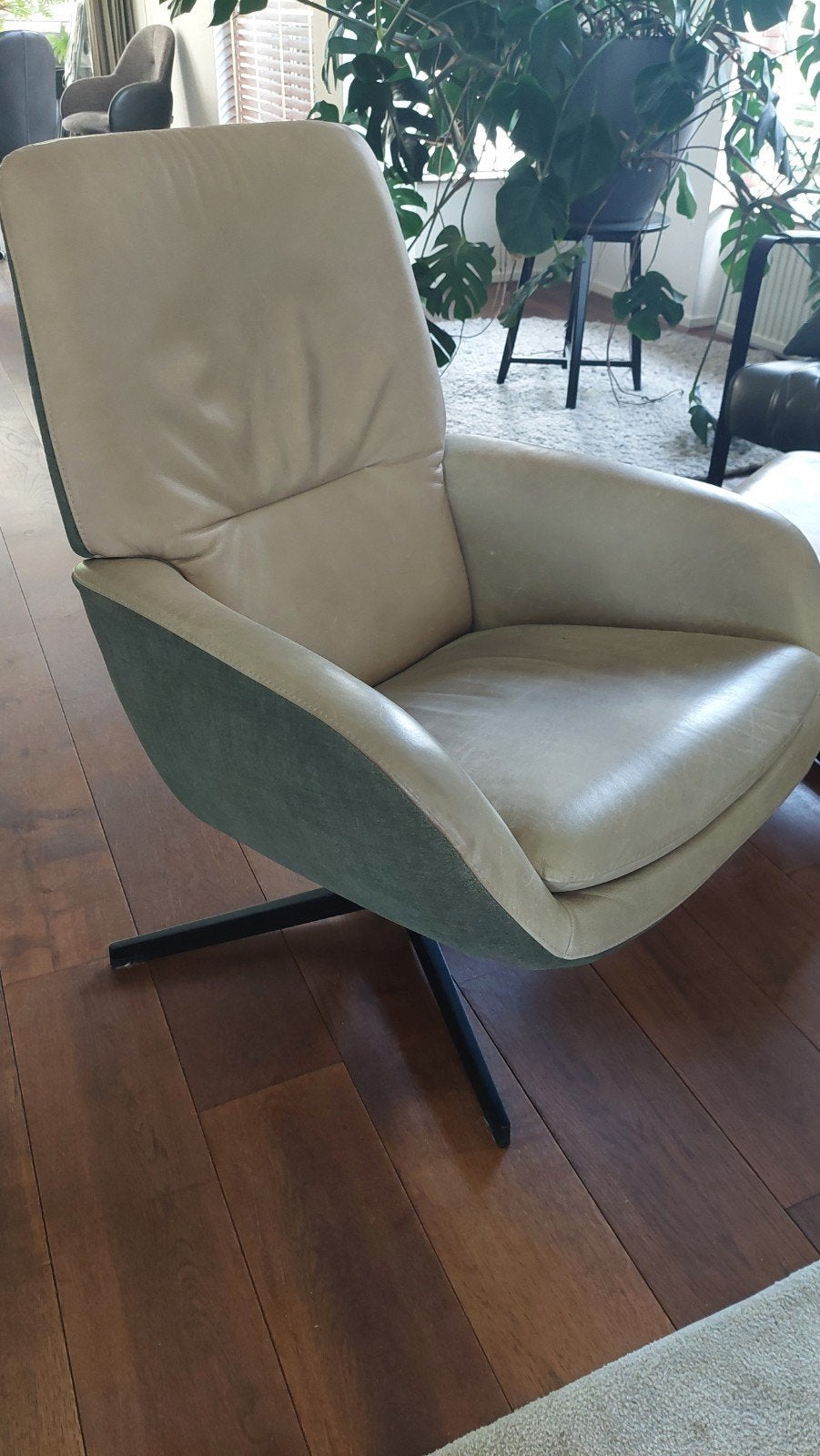 Draaifauteuil/relaxfauteuil inclusief voetenbank, Ophalen, 100 tot 125 cm, Zo goed als nieuw, Stof