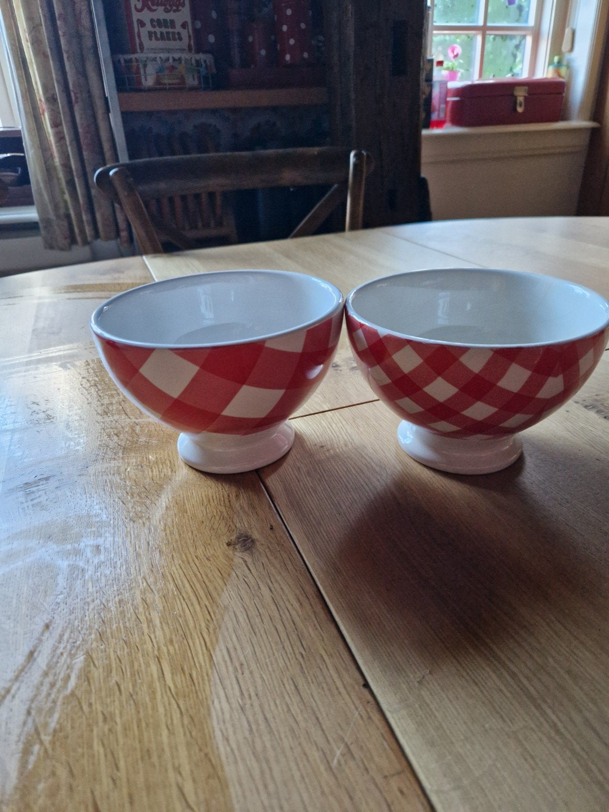 SCHAALTJES ROOD WIT GEBLOKT MARIEKE AT HOME 2X, Ophalen of Verzenden, Overige stijlen, Schaal of Schalen