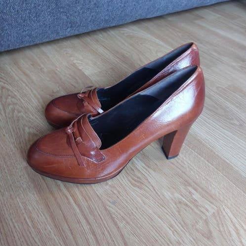 Bruine hakken van Zinda, Maat 37, nieuwe, Kleding | Dames, Schoenen, Ophalen of Verzenden, Nieuw, Bruin