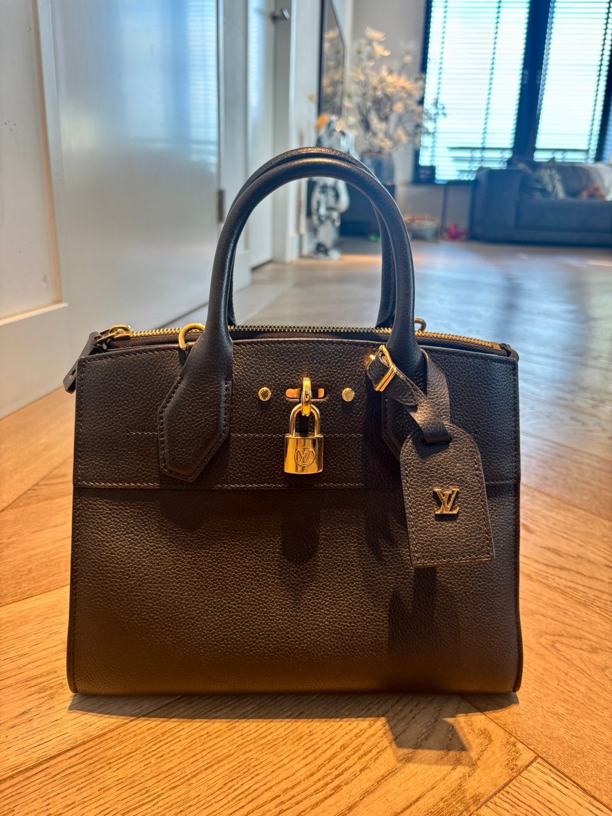 Louis Vuitton City Steamer PM zwart, Ophalen of Verzenden, Zo goed als nieuw, Zwart, Schoudertasje