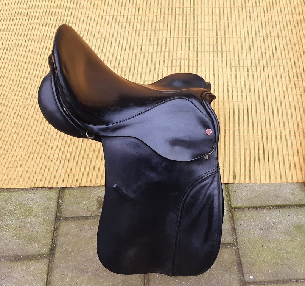 Prachtig zwart leren zadel, King's Saddlery England., Antiek en Kunst, Ophalen