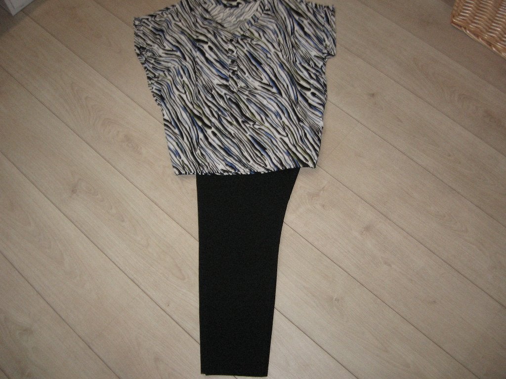 Leuke set zwart lange broek + blouse maat L samen €35,00, Ophalen of Verzenden, Nieuw, Zwart, Broek of Spijkerbroek