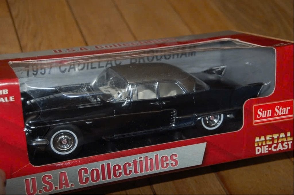 1:18 Cadillac Brougham black Sun star in box WRH, Verzenden, Zo goed als nieuw, Auto, Sun Star