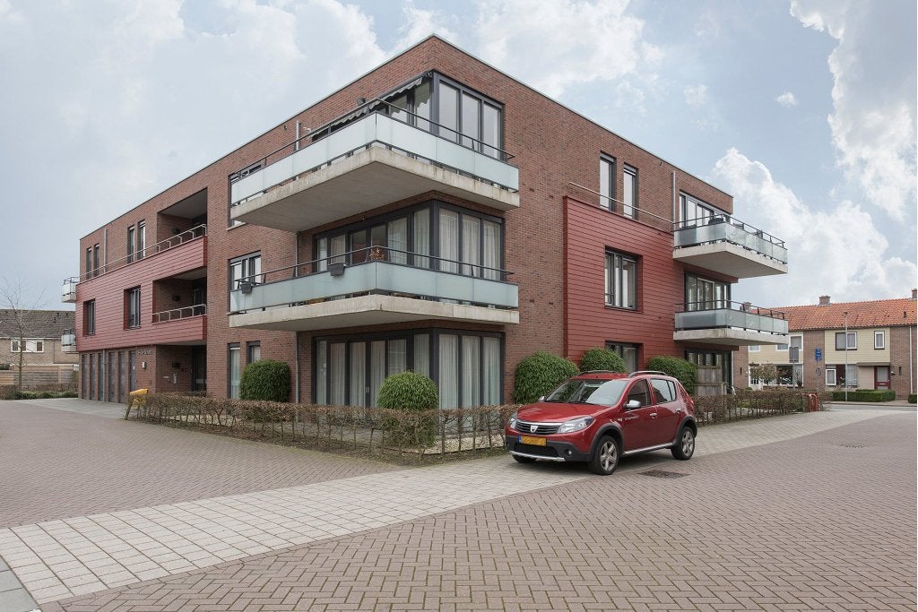 NIEUW! Woonruimte te huur Stationsweg, Oldebroek
