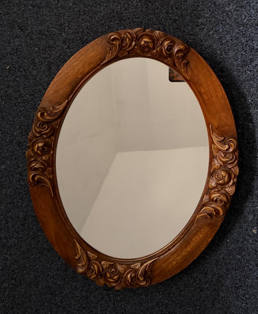 Decoratieve houten spiegel ovaal met bloemmotieven, Minder dan 50 cm, Gebruikt, Ophalen of Verzenden, Minder dan 100 cm