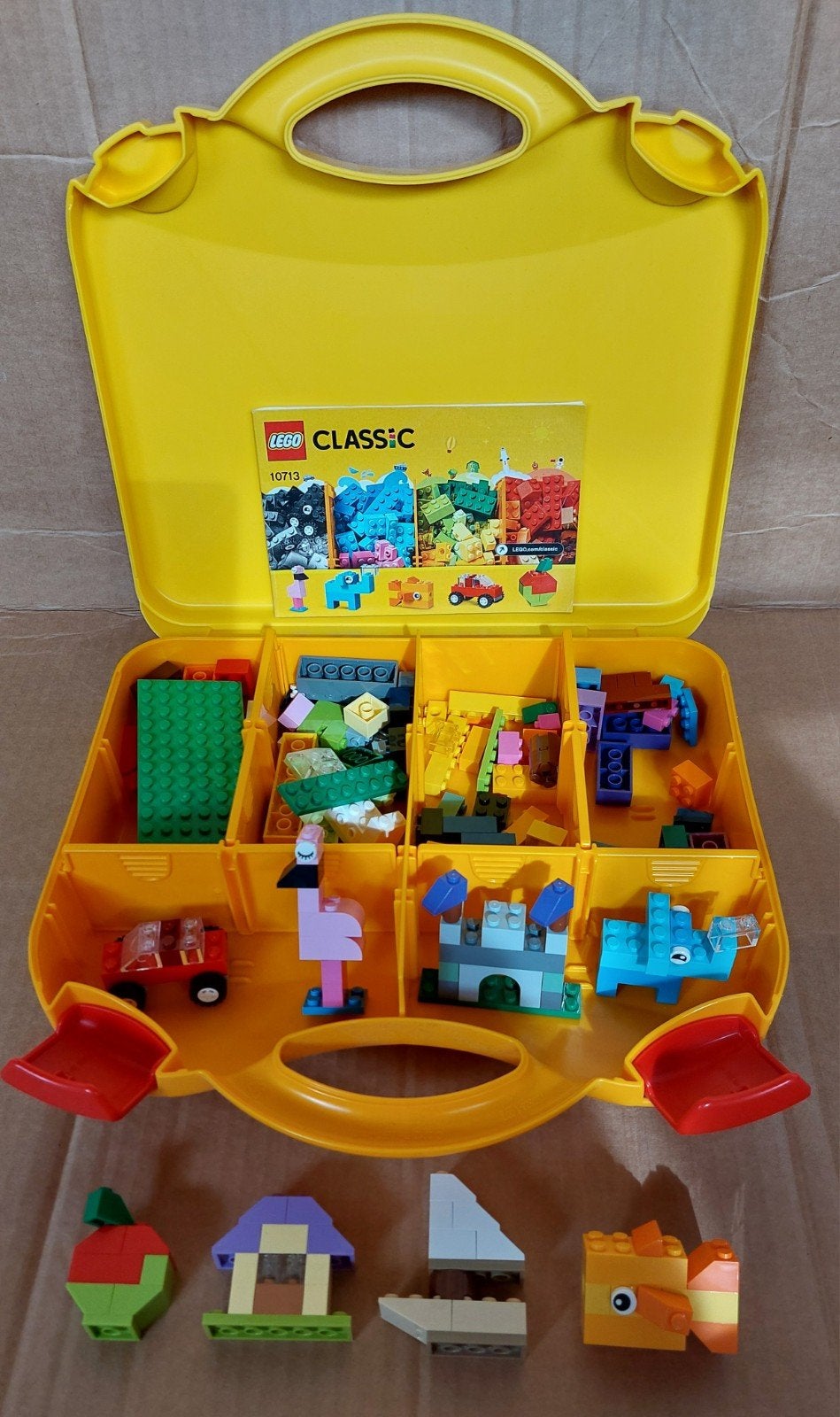 Lego Creatieve koffer 10713 met inhoud en handleiding, Ophalen, Lego, Zo goed als nieuw, Inclusief instructies