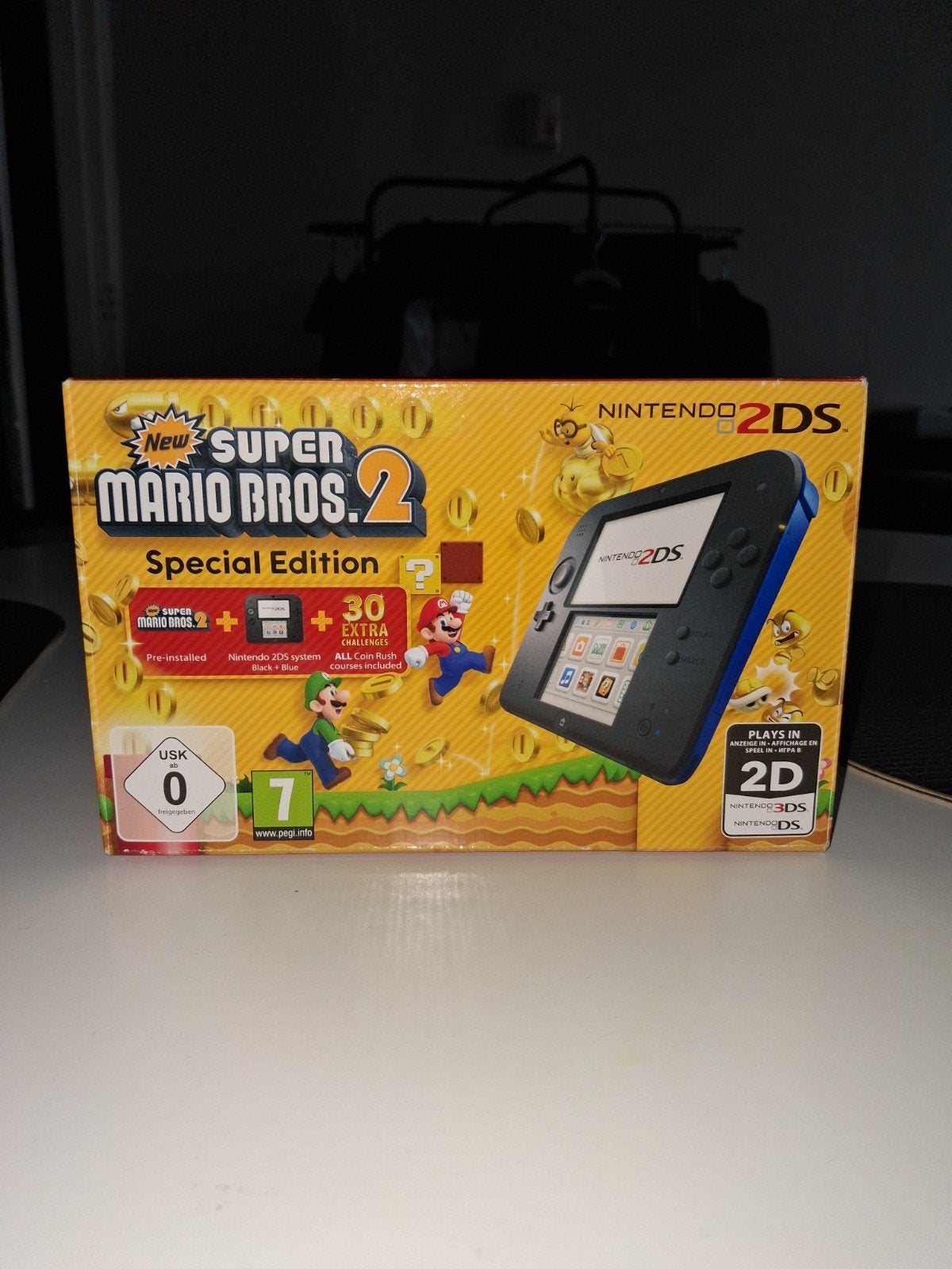 Gloednieuwe 2DS Limited Edition met Mario Bros 2, Spelcomputers en Games, Met games, Zwart, Nieuw, 2DS