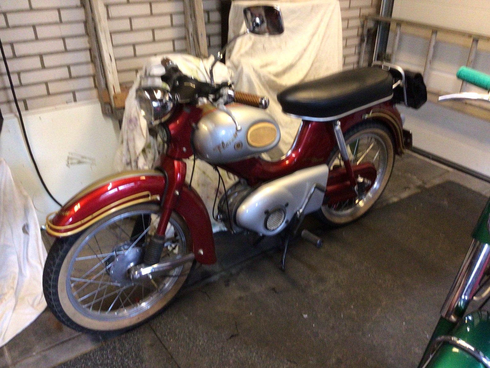 Kreidler eitank met kenteken, Ophalen, Maximaal 45 km/u, 49 cc, Zo goed als nieuw
