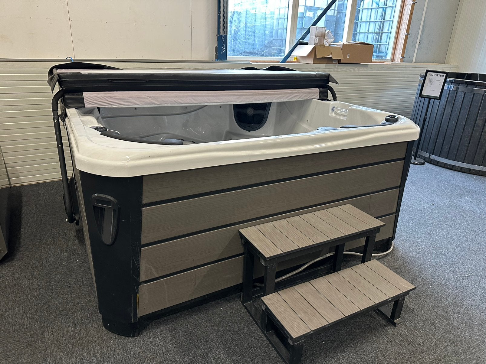 Zeer luxe jacuzzi hottub gebruikt, Ophalen of Verzenden, Zo goed als nieuw, Trap