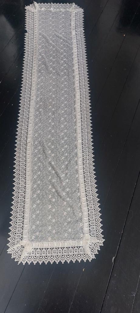 kanten tafelloper - Vintage stijl, Ophalen of Verzenden, Rechthoek, Binnen