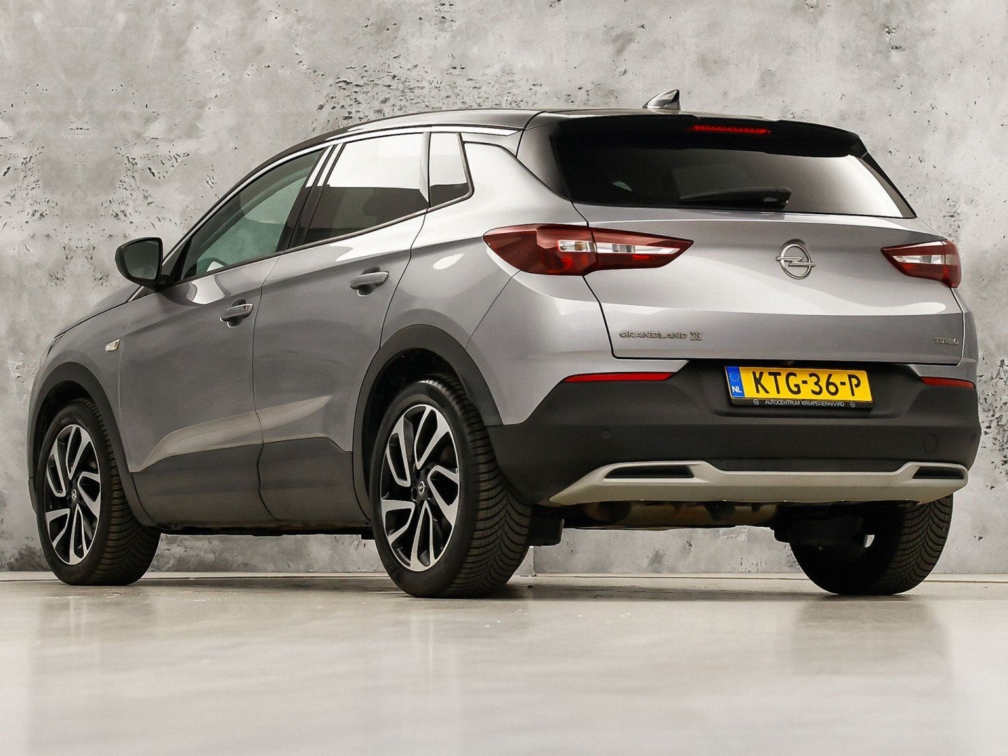 Opel Grandland X 1.2 Turbo Ultimate Sport Automaat (APPLE CA, 12 maanden, Gebruikt, 1199 cc, Leder en Stof