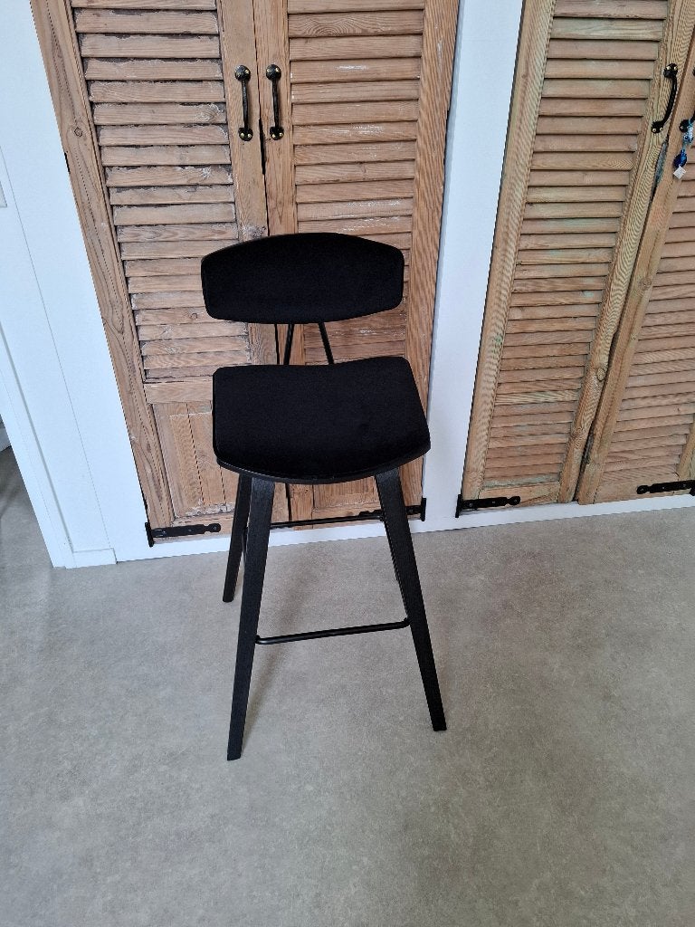 Barkruk zwart velours, Ophalen, 60 tot 90 cm, Zo goed als nieuw, 1 kruk
