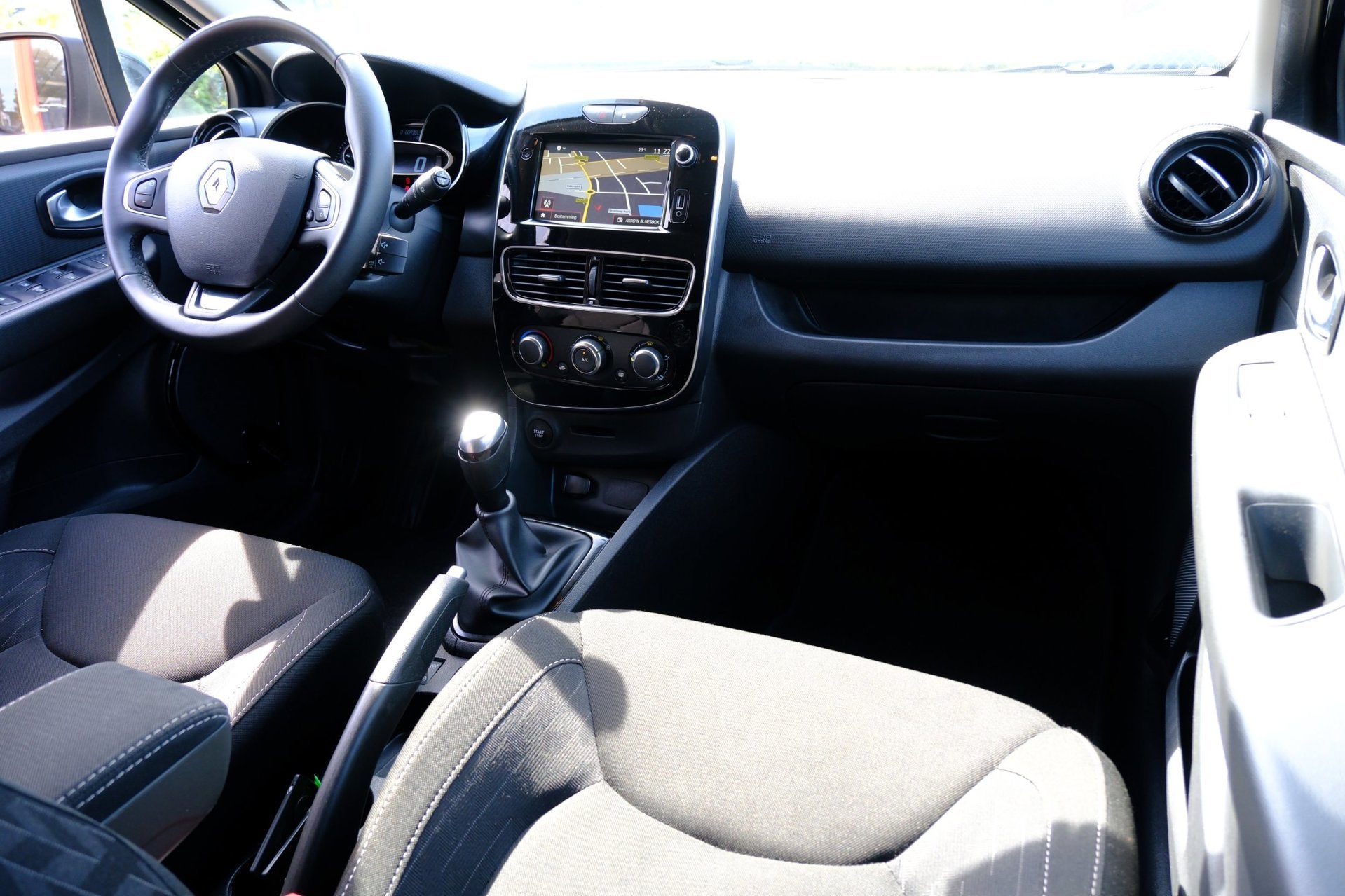 Foto 5 van Renault Clio Estate 0.9 TCe Limited Navi|Airco|LMV|DAB
