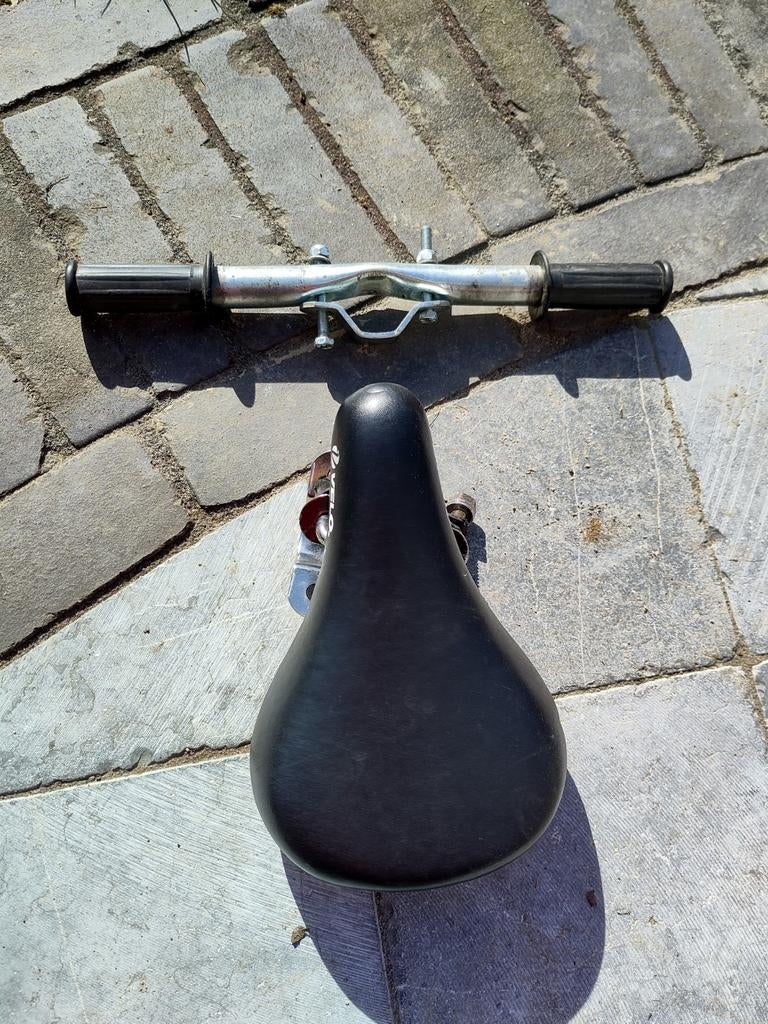 Velo zadeltje met stuurtje en spatbordjes, Ophalen of Verzenden