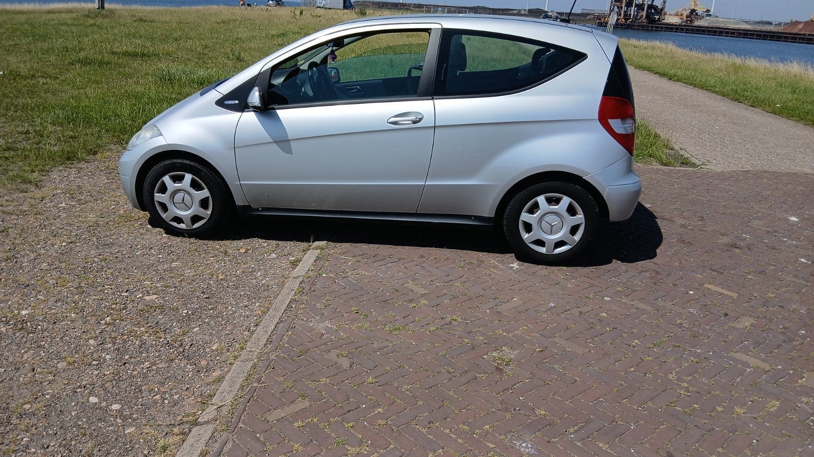 Mercedes-Benz A-Klasse 1.5 A160 3DRS 2010 Grijs, Voorwielaandrijving, 1498 cc, 49 €/maand, Origineel Nederlands
