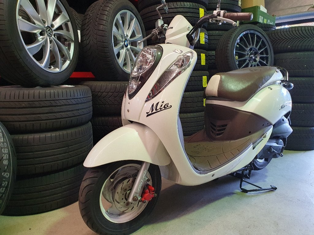Sym Mio 50cc Wit 25KM, Fietsen en Brommers, Ophalen, Gebruikt, SYM, Benzine
