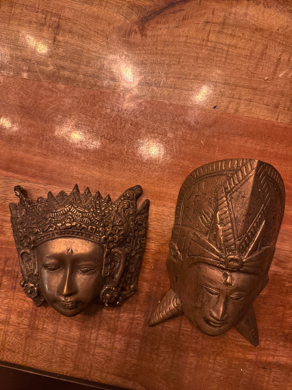 Twee bronzen Balinese maskers, Handgemaakt, Ophalen of Verzenden, Indonesië, Brons