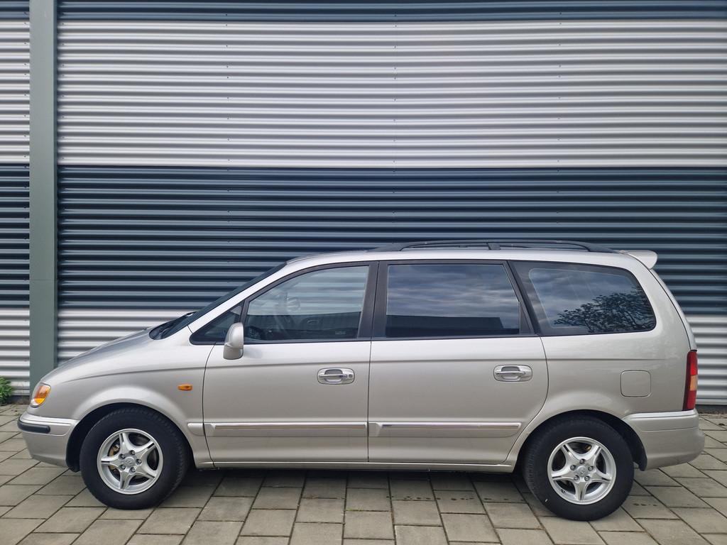Hyundai Trajet 2.0i-16V Silver Edition 7 persoons , climatro, Auto's, Voorwielaandrijving, 700 kg, 7 stoelen, Handgeschakeld