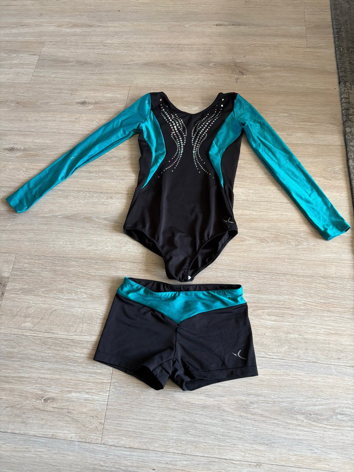 Turnpakje met bijpassend broekje - Zwart/Turquoise 134/140, Zwart, Overige typen, Ophalen of Verzenden, Maat 34 (XS) of kleiner